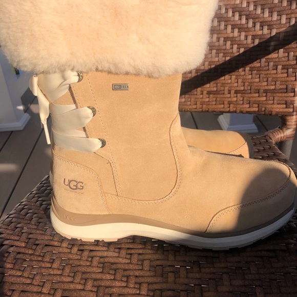 UGG fur boots. Perfect for the winter ❄️ - Picture 3 of 5